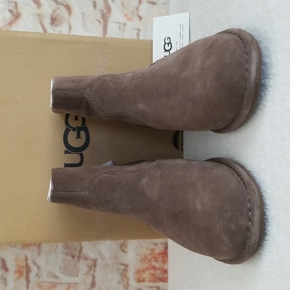 New UGG Bandara Ankle Bootie - Picture 2 of 10